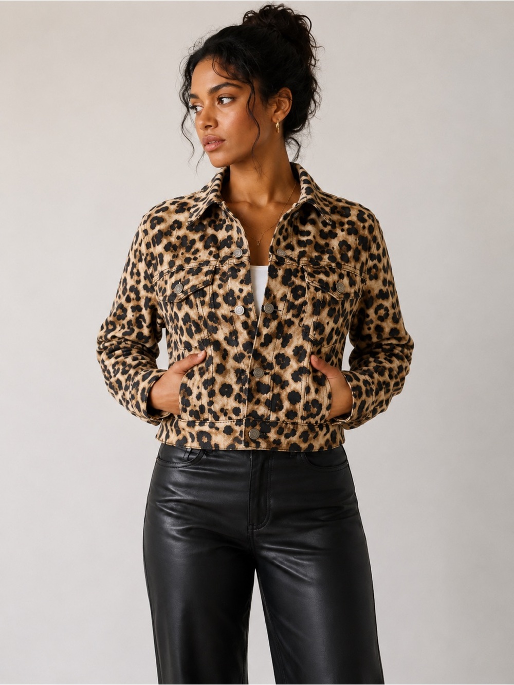 Reformation Cora Shrunken Leopard Print Denim Jacket Size Small Cropped